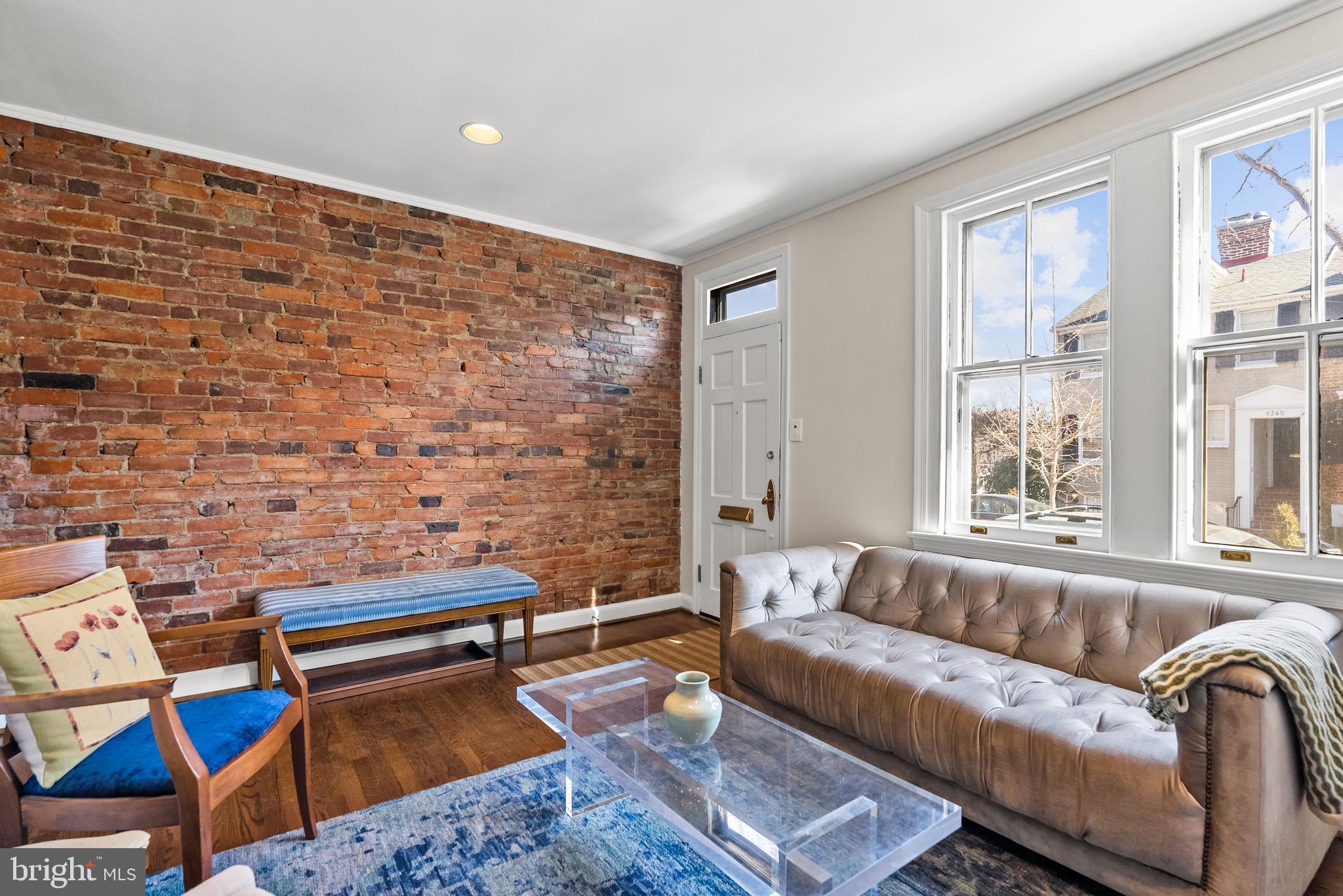 1342 27th Street Northwest Washington, DC 20007 - Photo 5 of 29 Living room