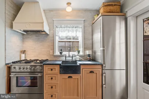 $1,200,000 | 1342 27th Street Northwest, Washington, DC 20007