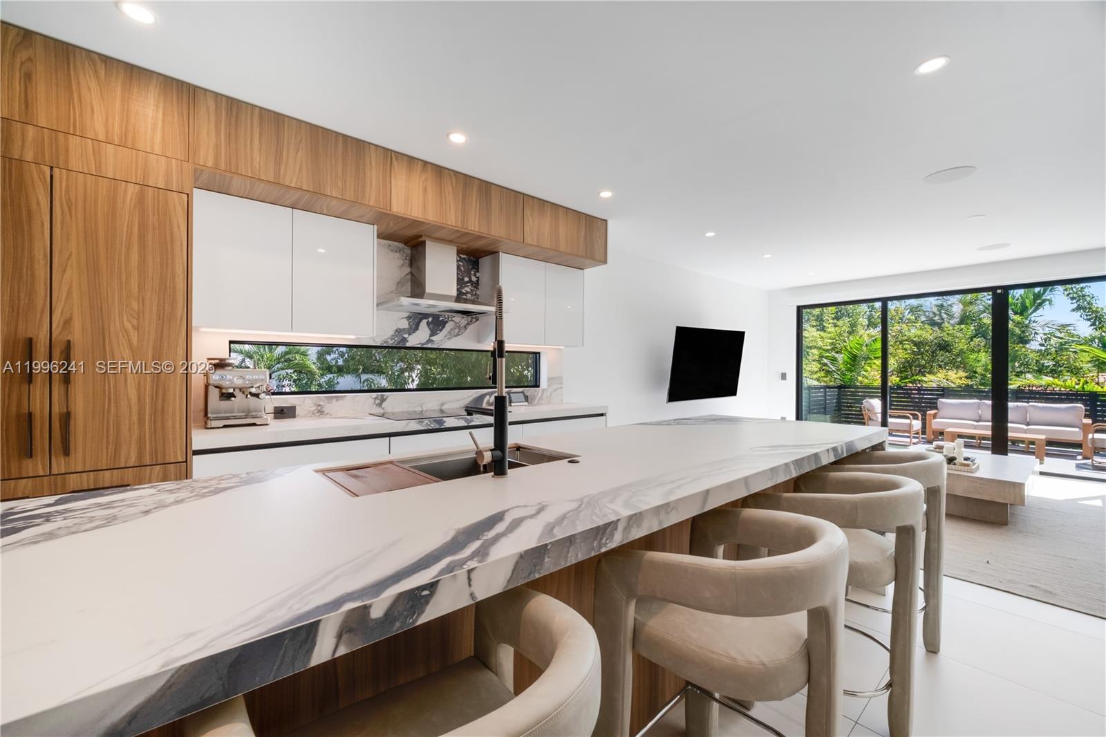 420 Southwest 15th Road, Unit 420 Miami, FL 33129 - Photo 12 of 48