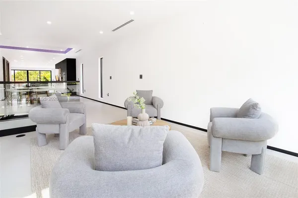 $20,000 | 420 Southwest 15th Road, Unit 420, Miami, FL 33129