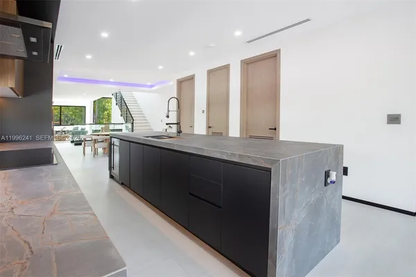 $20,000 | 420 Southwest 15th Road, Unit 420, Miami, FL 33129