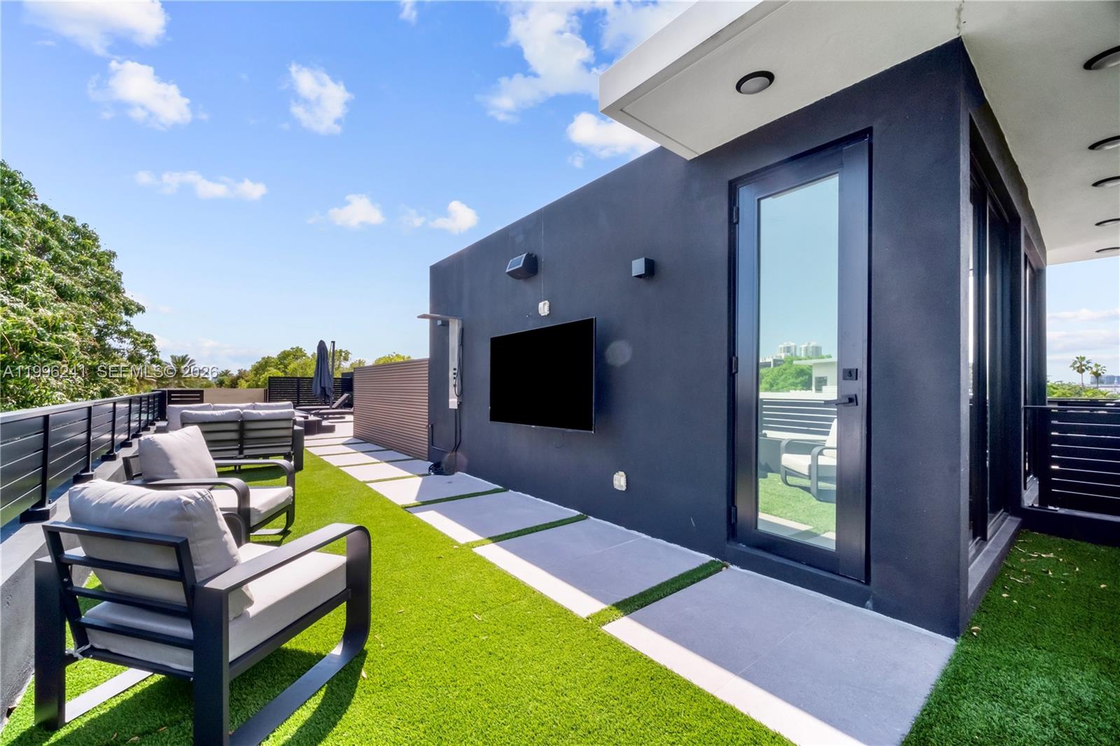 420 Southwest 15th Road, Unit 420 Miami, FL 33129 - Photo 3 of 48