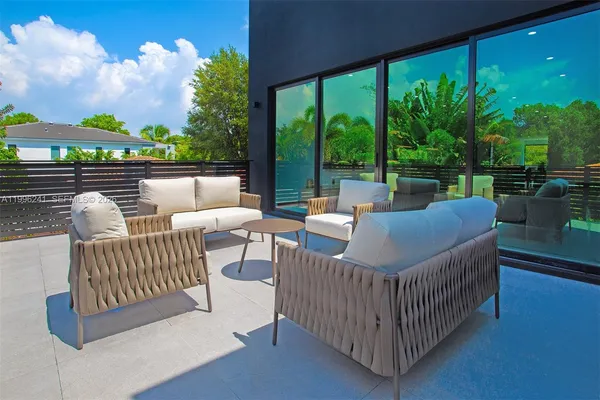 $20,000 | 420 Southwest 15th Road, Unit 420, Miami, FL 33129