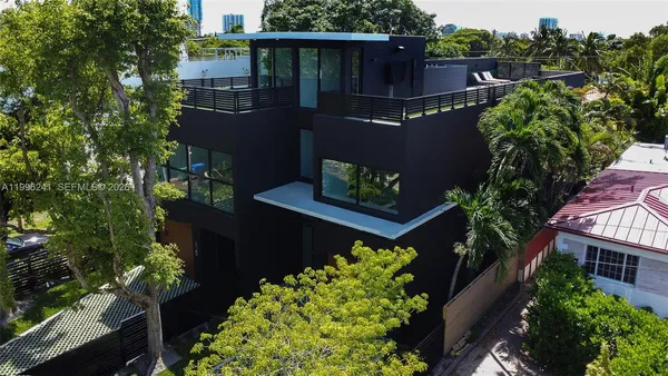 $20,000 | 420 Southwest 15th Road, Unit 420, Miami, FL 33129