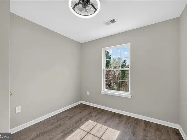 $3,200 | 22989 Whitehall Terrace, Sterling, VA 20166