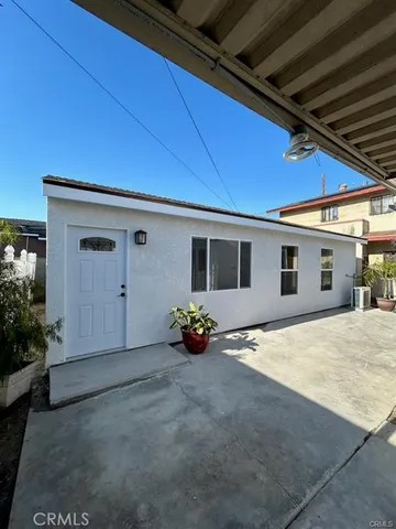 $884,888 | 2033 West Burnett Street, Long Beach, CA 90810