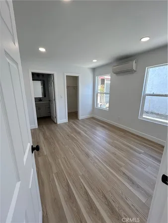 $884,888 | 2033 West Burnett Street, Long Beach, CA 90810