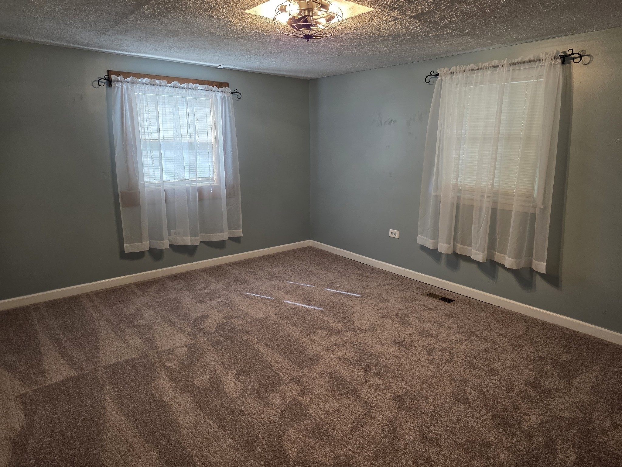 65 Anthony Mill Road Tullahoma, TN 37388 - Photo 38 of 43 an empty room with windows