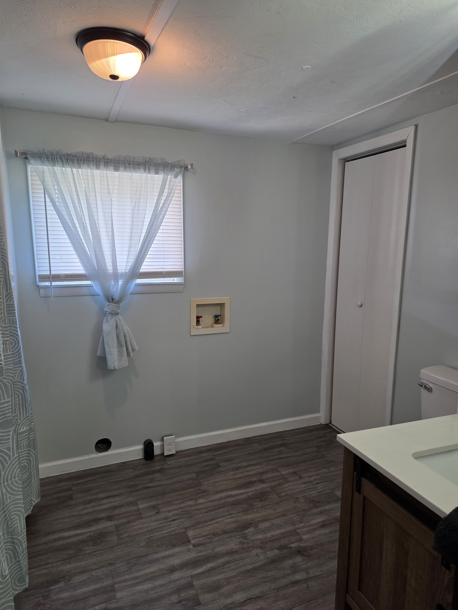 65 Anthony Mill Road Tullahoma, TN 37388 - Photo 41 of 43 a view of a livingroom with a window