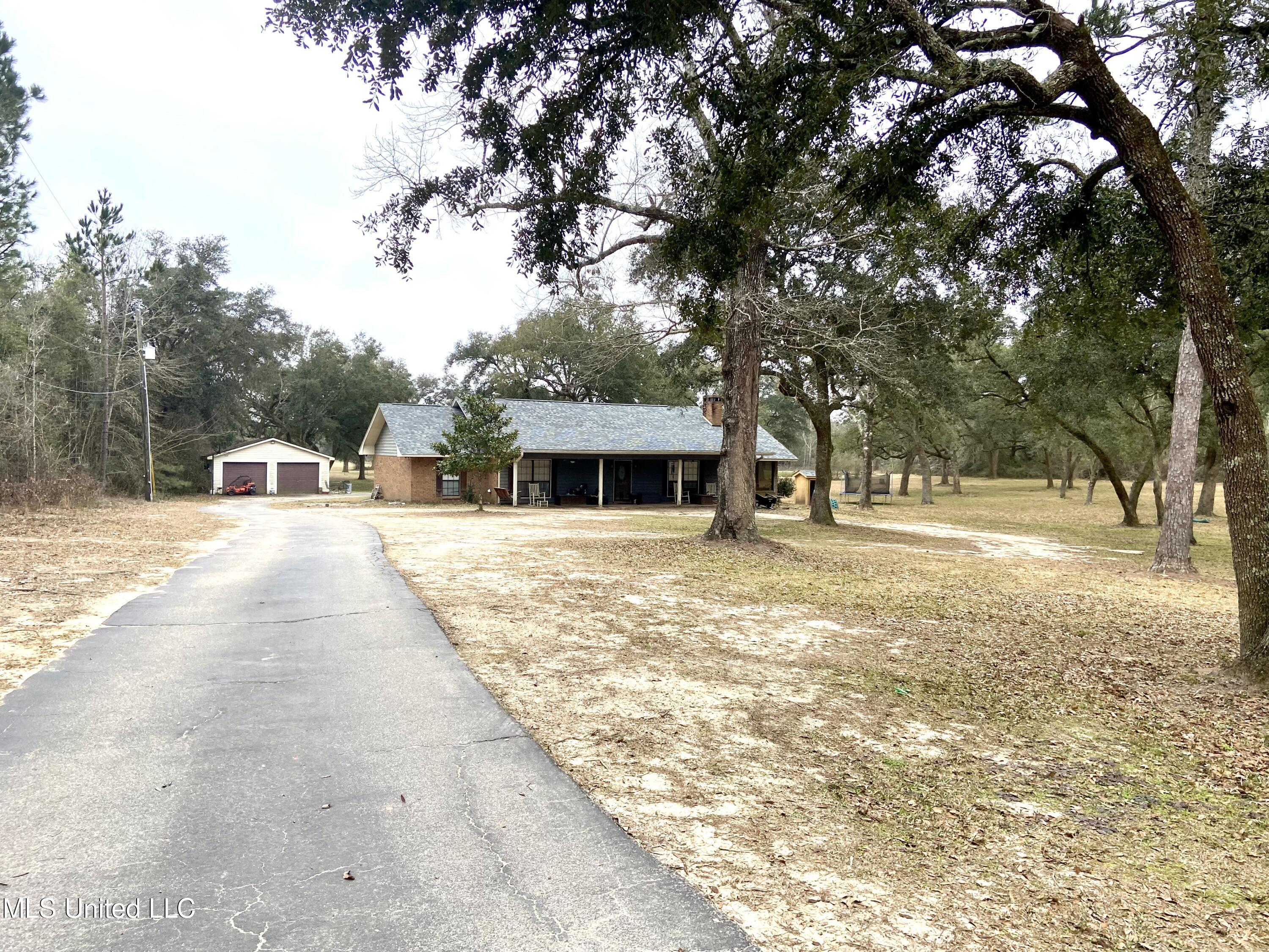 26241 West Maple Road Pass Christian, MS 39571 - Photo 3 of 20 IMG_5625