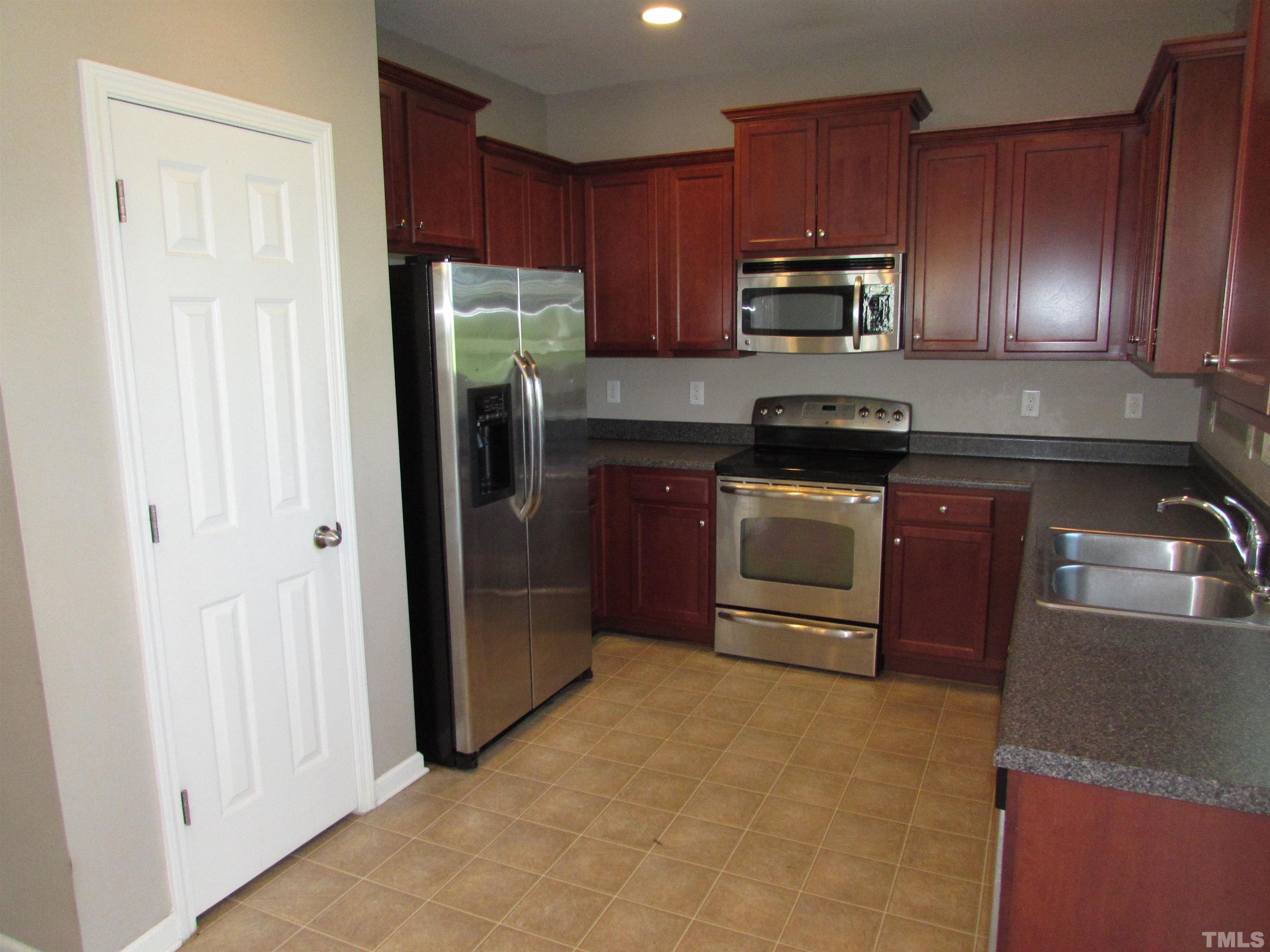4821 Kitledge Drive Raleigh, NC 27610 - Photo 9 of 27