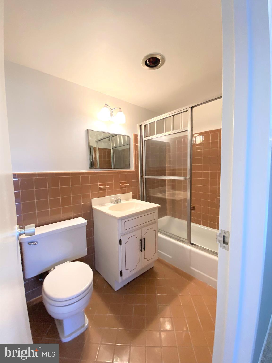 7900 Old York Road, Unit 503B Elkins Park, PA 19027 - Photo 18 of 21 Bathroom # 2