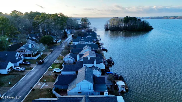 $599,900 | 164 West Waterwood Drive, Brandon, MS 39047