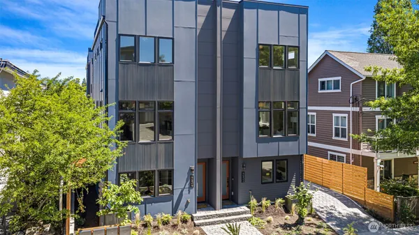 $1,039,950 | 4432 Dayton Avenue North, Seattle, WA 98103