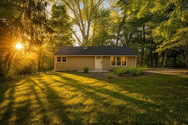 $249,900 | 140 Highland Avenue, Russell, MA 01071