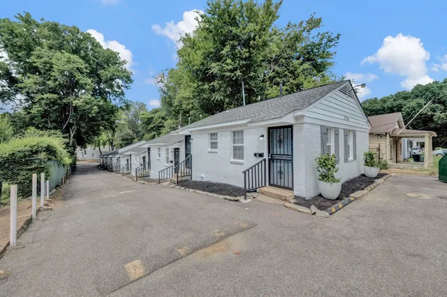 $745 | 2966 Yale Avenue, Unit 3, Memphis, TN 38112