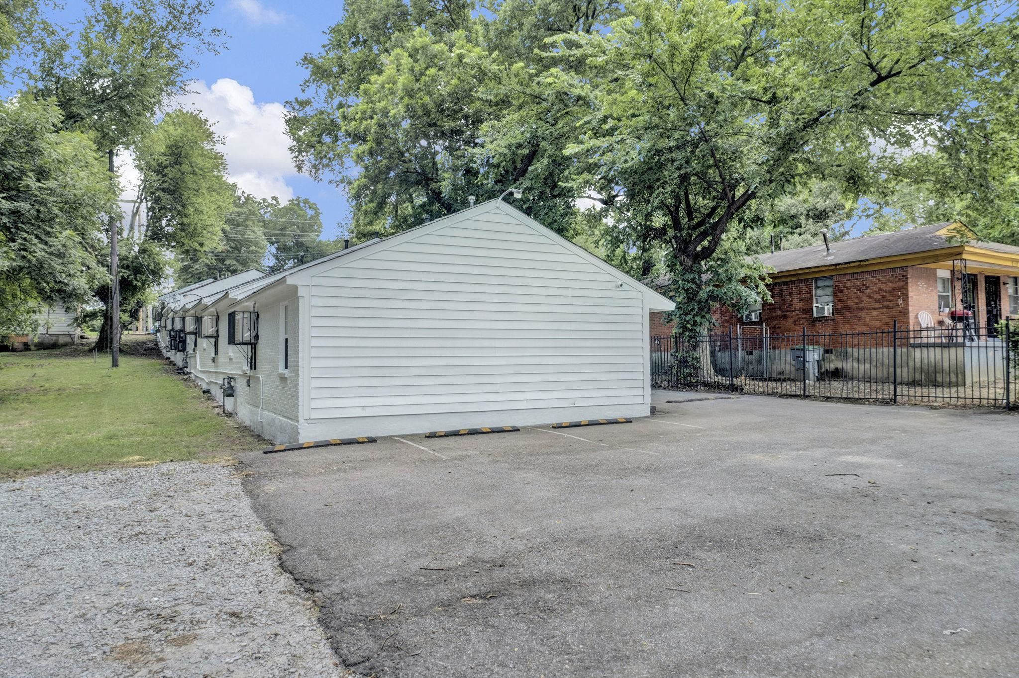 2966 Yale Avenue, Unit 3 Memphis, TN 38112 - Photo 22 of 24 View of home's exterior