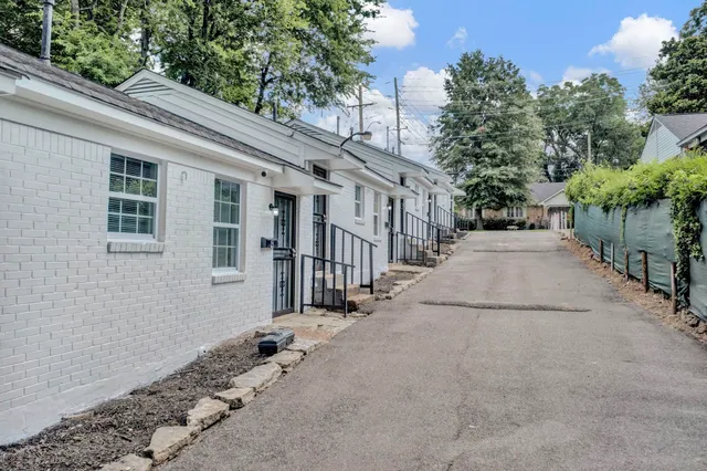 $745 | 2966 Yale Avenue, Unit 3, Memphis, TN 38112