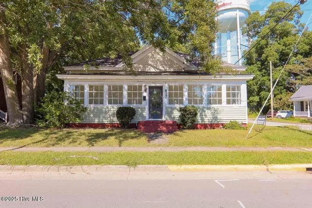 $1,800 | 417 West 3rd Street, Ayden, NC 28513