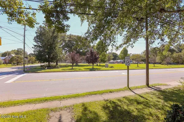 $1,700 | 417 West 3rd Street, Ayden, NC 28513