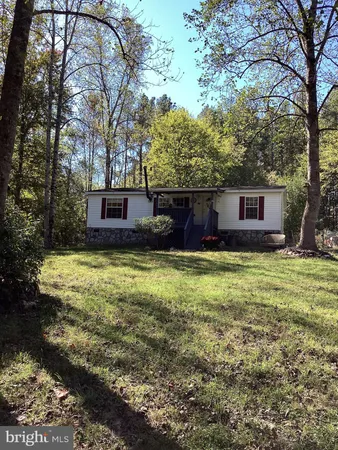 $279,900 | 316 Coles Creek Lane, New Canton, VA 23123