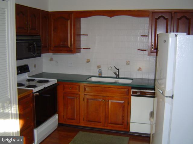 37 Golf View Road Camp Hill, PA 17011 - Photo 4 of 9 Gallery Image 4