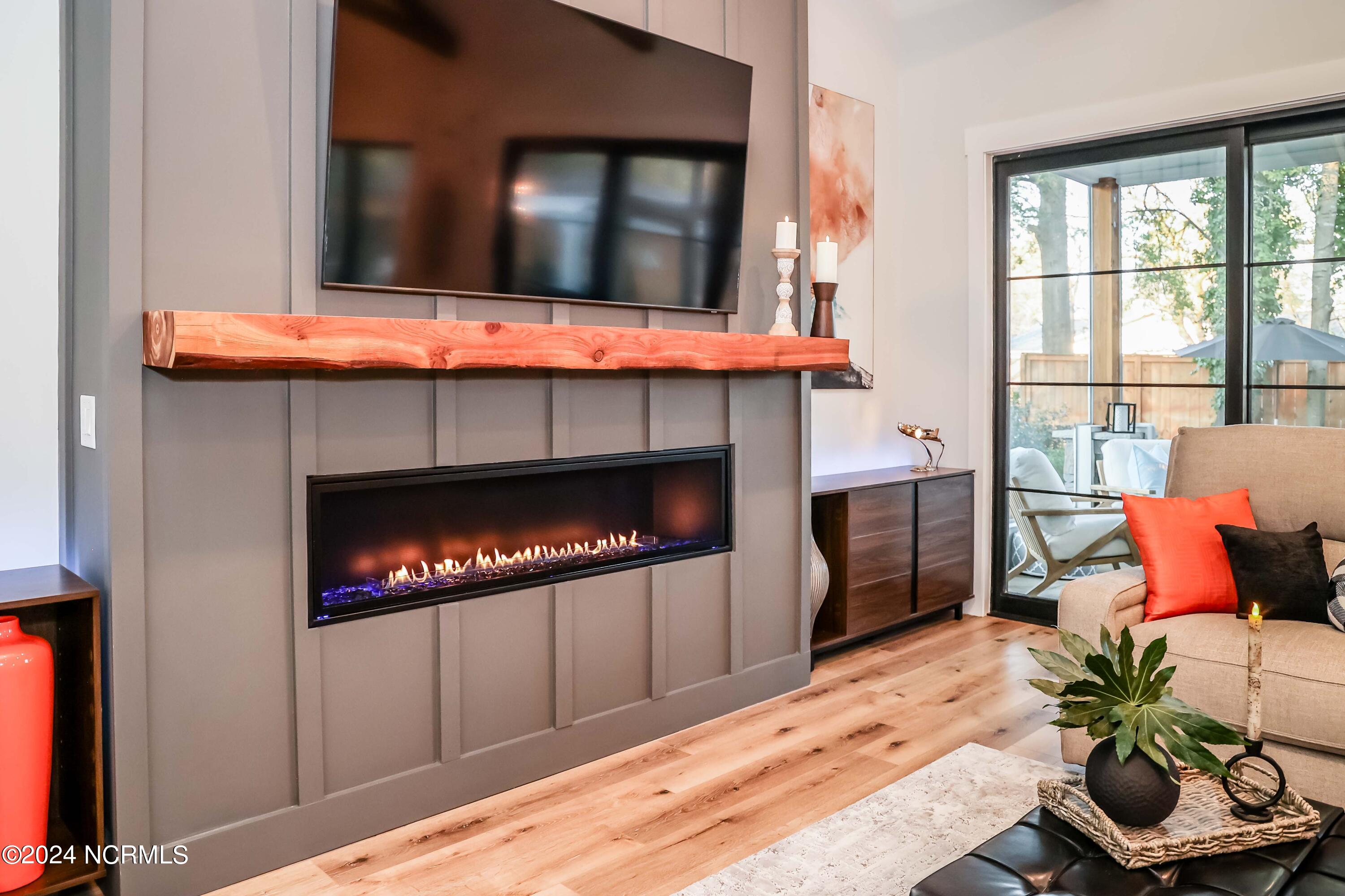 125 Kelly Road Pinehurst, NC 28374 - Photo 8 of 52 60 Inch gas fireplace
