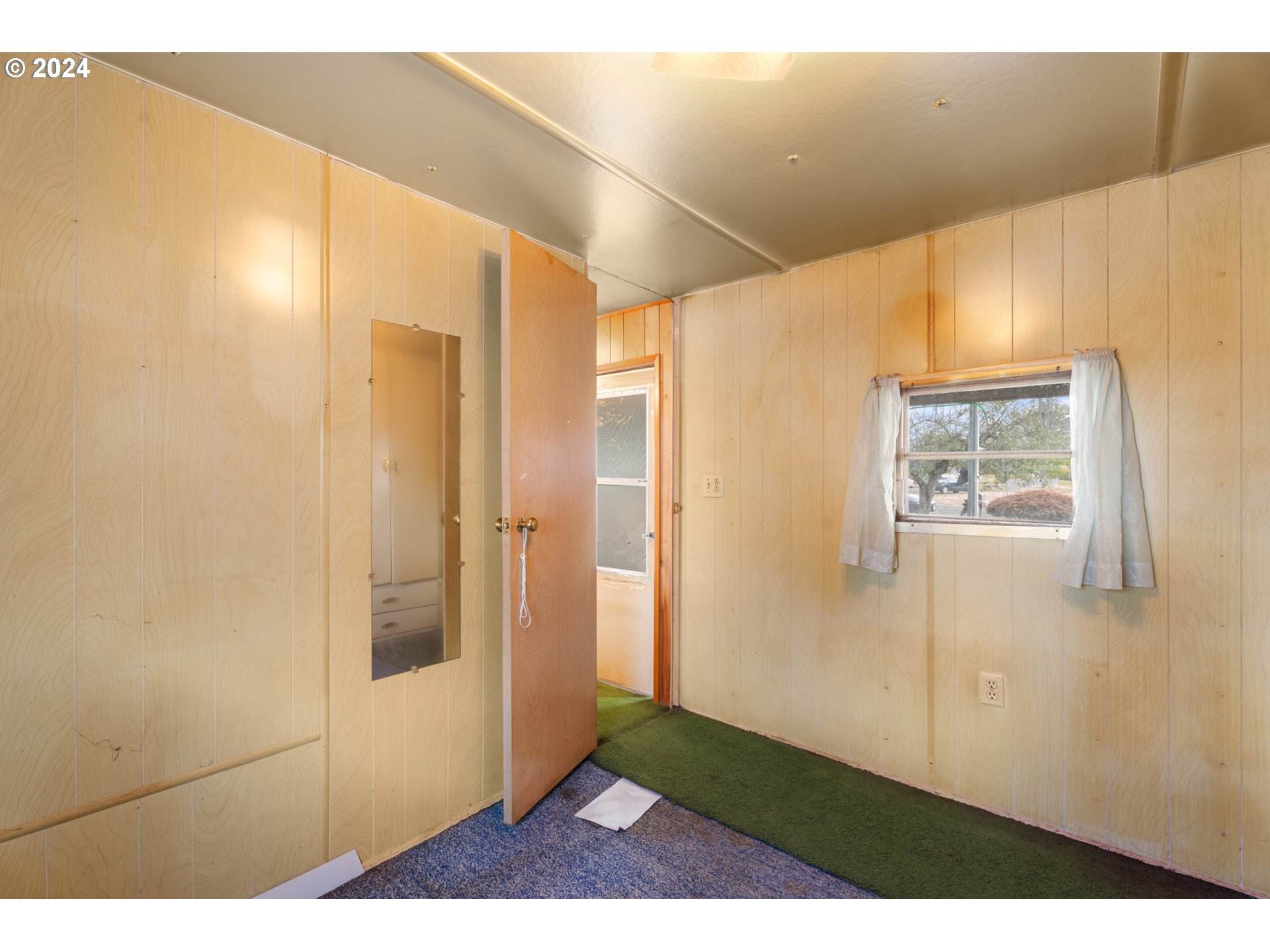 300 Ridings Avenue Molalla, OR 97038 - Photo 16 of 36 a view of an empty room