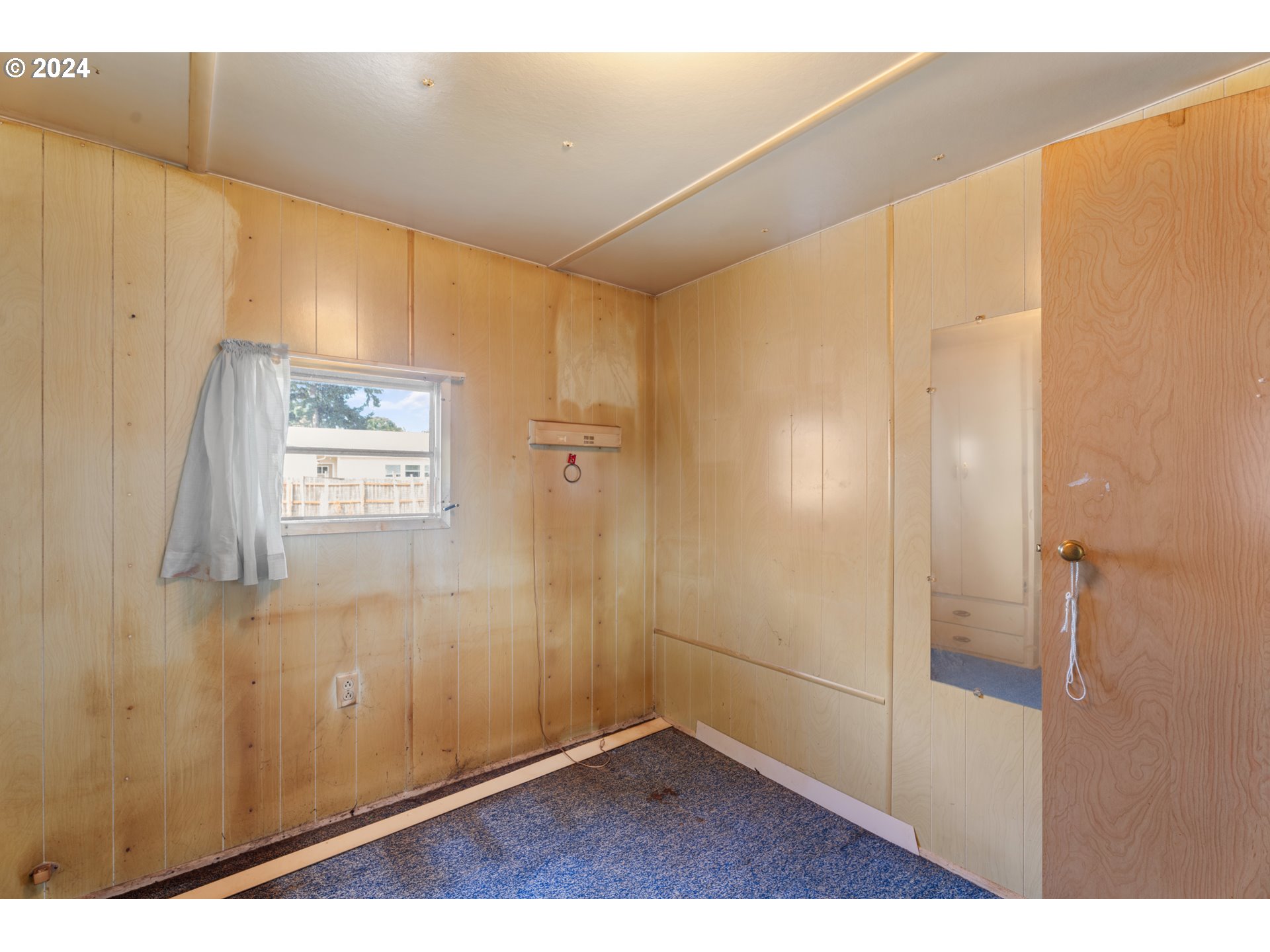 300 Ridings Avenue Molalla, OR 97038 - Photo 17 of 36 a view of an empty room
