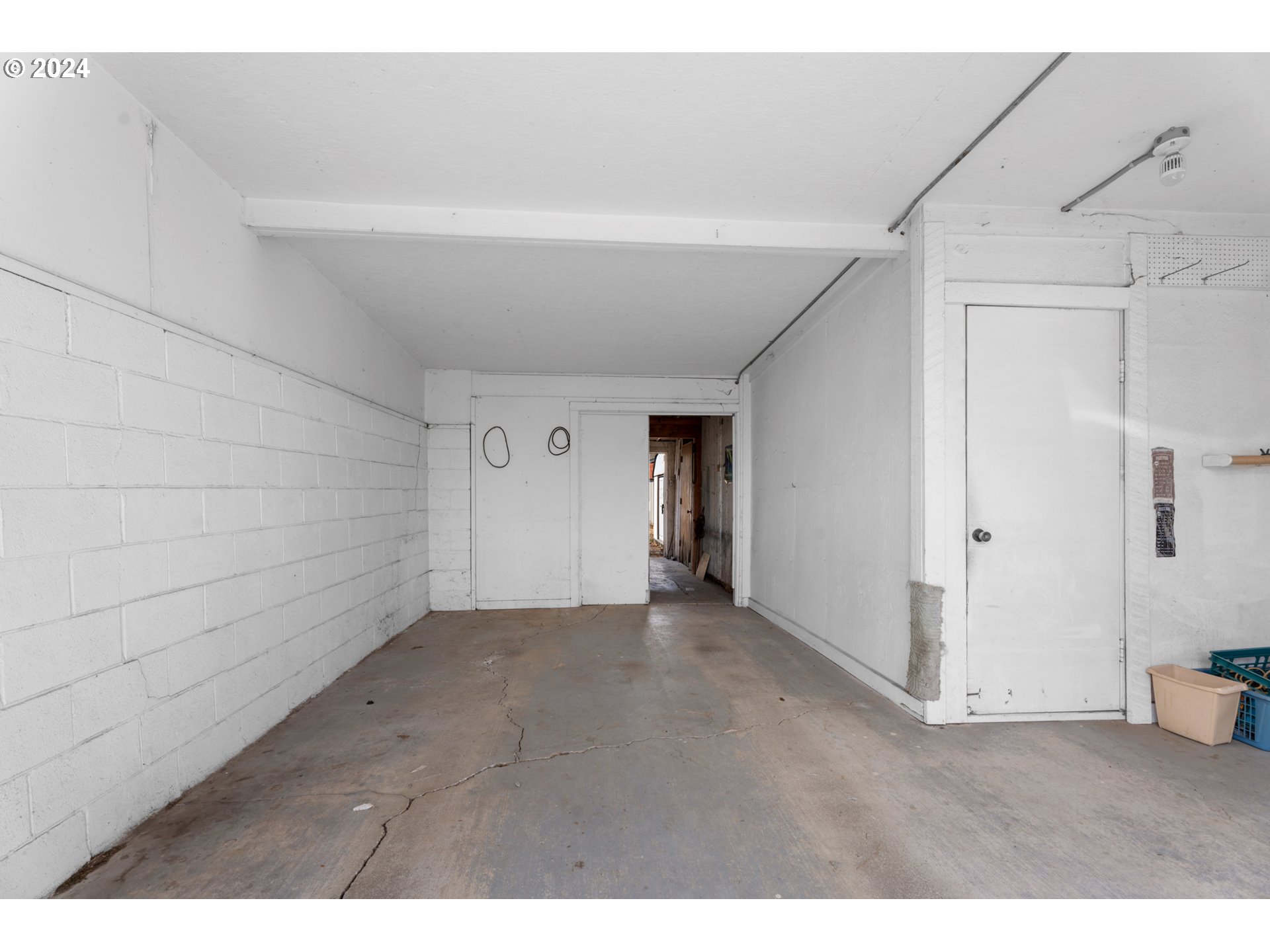 300 Ridings Avenue Molalla, OR 97038 - Photo 21 of 36 a view of an empty room