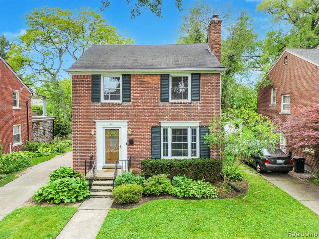 421 Maison Road Grosse Pointe Farms, MI 48236 - Photo 1 of 44