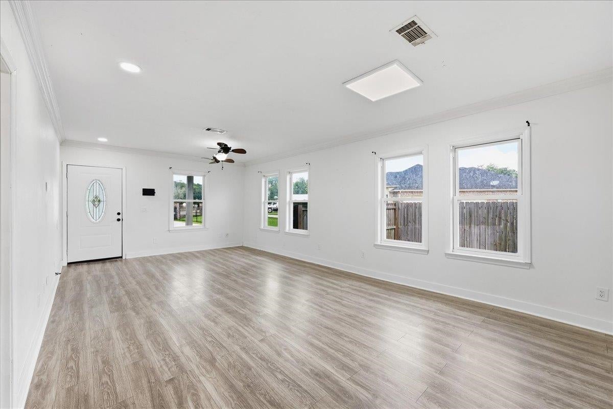 5535 Seale Road Beaumont, TX 77705 - Photo 6 of 24 Gallery Image 6