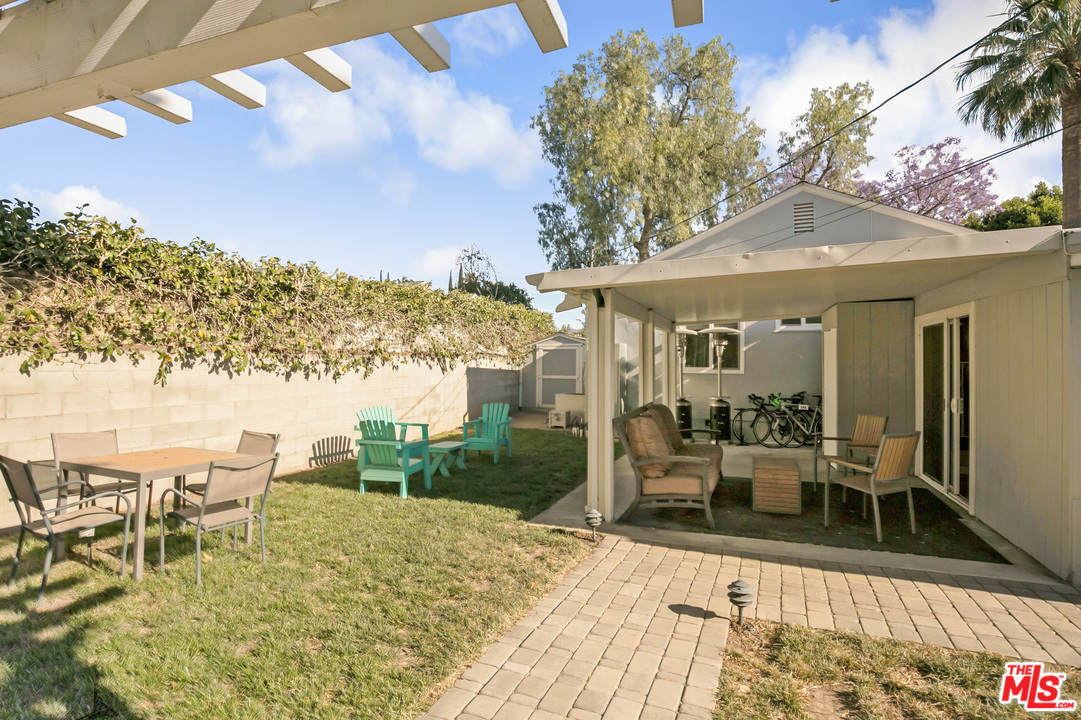 17807 Rhoda Street Encino, CA 91316 - Photo 5 of 13