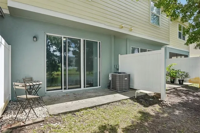 $2,000 | 4935 White Sanderling Court, Tampa, FL 33619