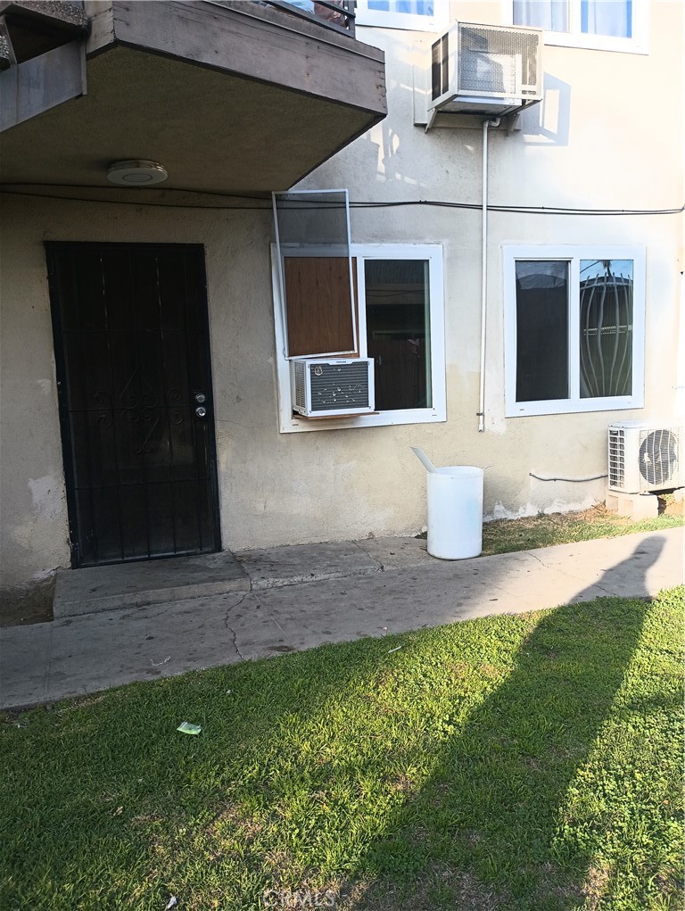 648 Abbey Lane Pomona, CA 91767 - Photo 2 of 6 a view of an house with backyard space and balcony