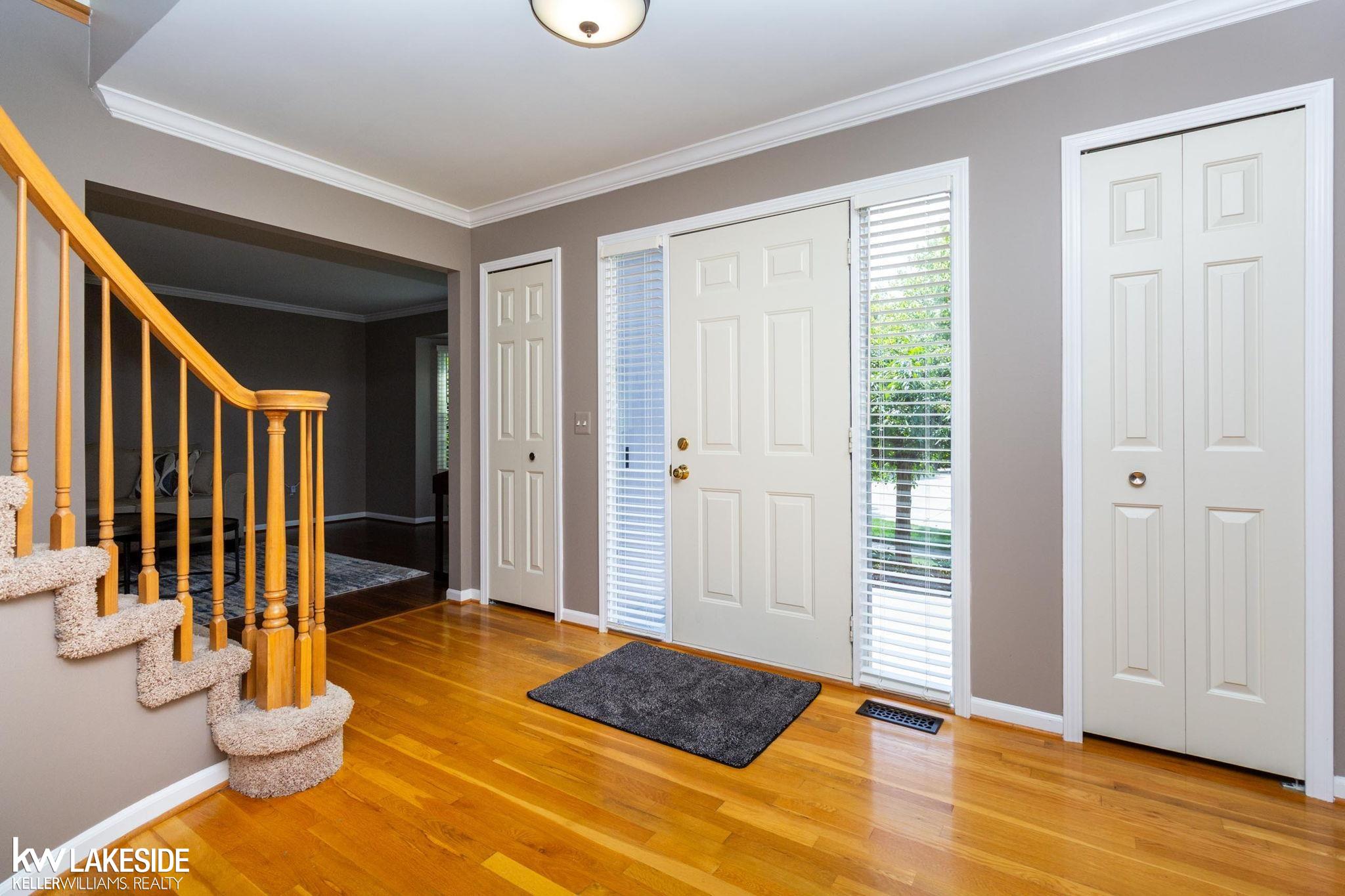 2925 Manorwood Road Troy, MI 48085 - Photo 6 of 70 50184901-652ac0d9-3d92-461f-b7fd-293e5b3b5986.JPG