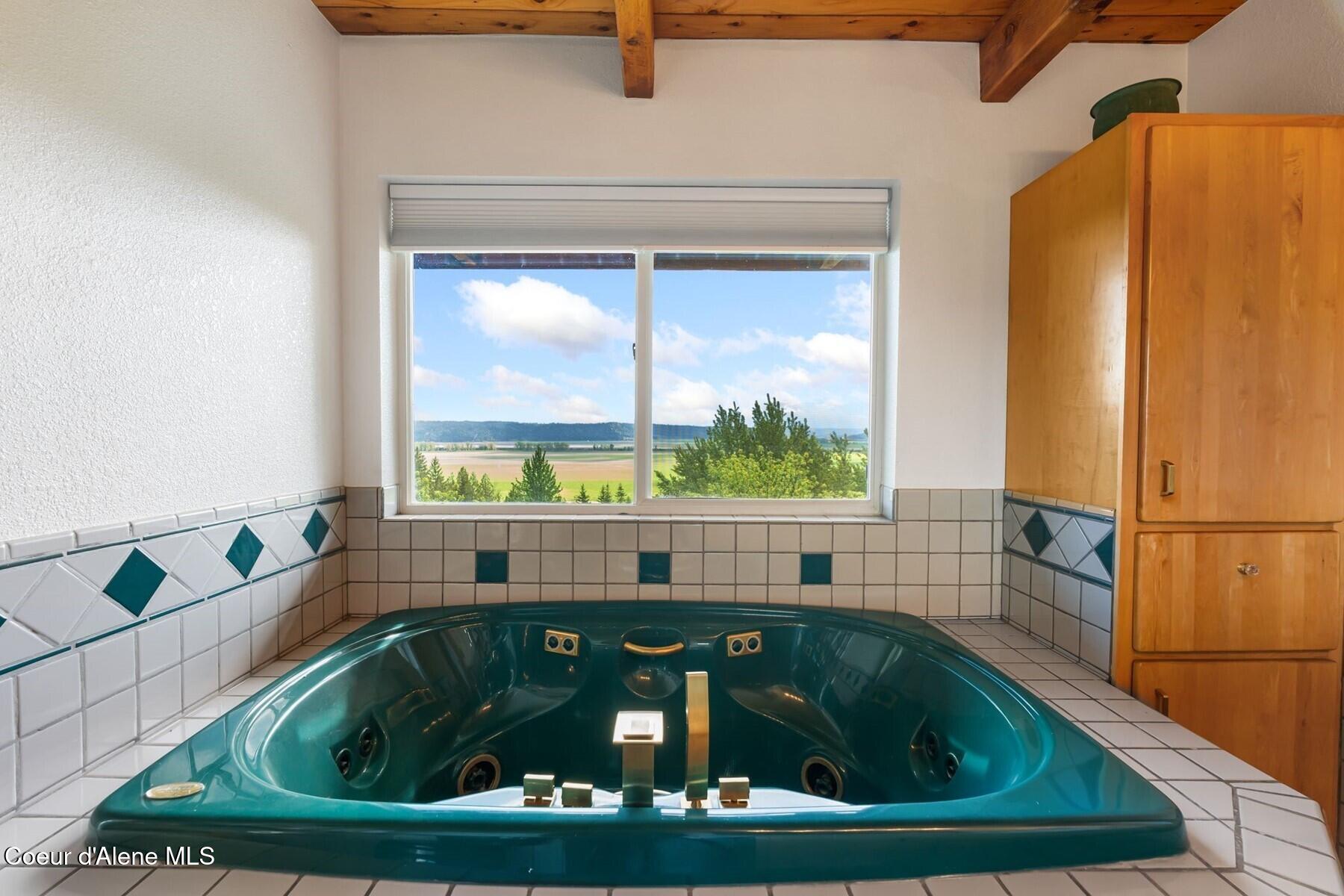 4456 West Side Road Bonners Ferry, ID 83805 - Photo 33 of 77 Master Bathroom