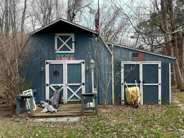 $215,000 | 9410 Wolfe Cemetery Road, Georgetown, IN 47122