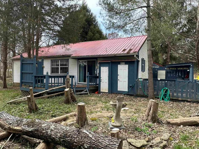 $215,000 | 9410 Wolfe Cemetery Road, Georgetown, IN 47122