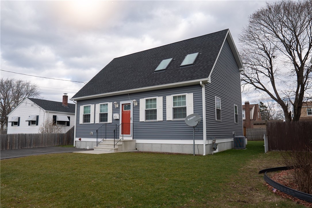 93 Maplecrest Drive Pawtucket, RI 02861 - Photo 1 of 18