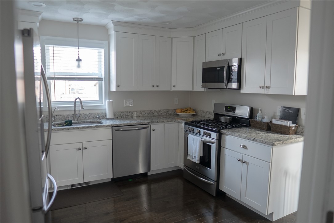 93 Maplecrest Drive Pawtucket, RI 02861 - Photo 6 of 18