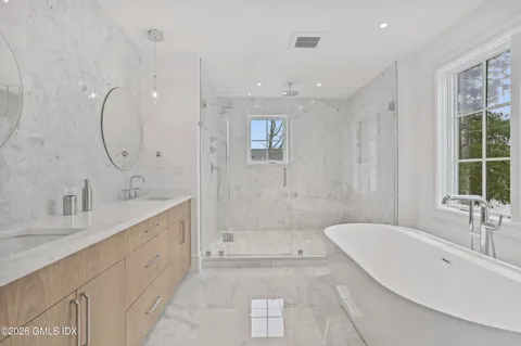 $4,398,000 | 2 Potter Drive, Old Greenwich, CT 06870