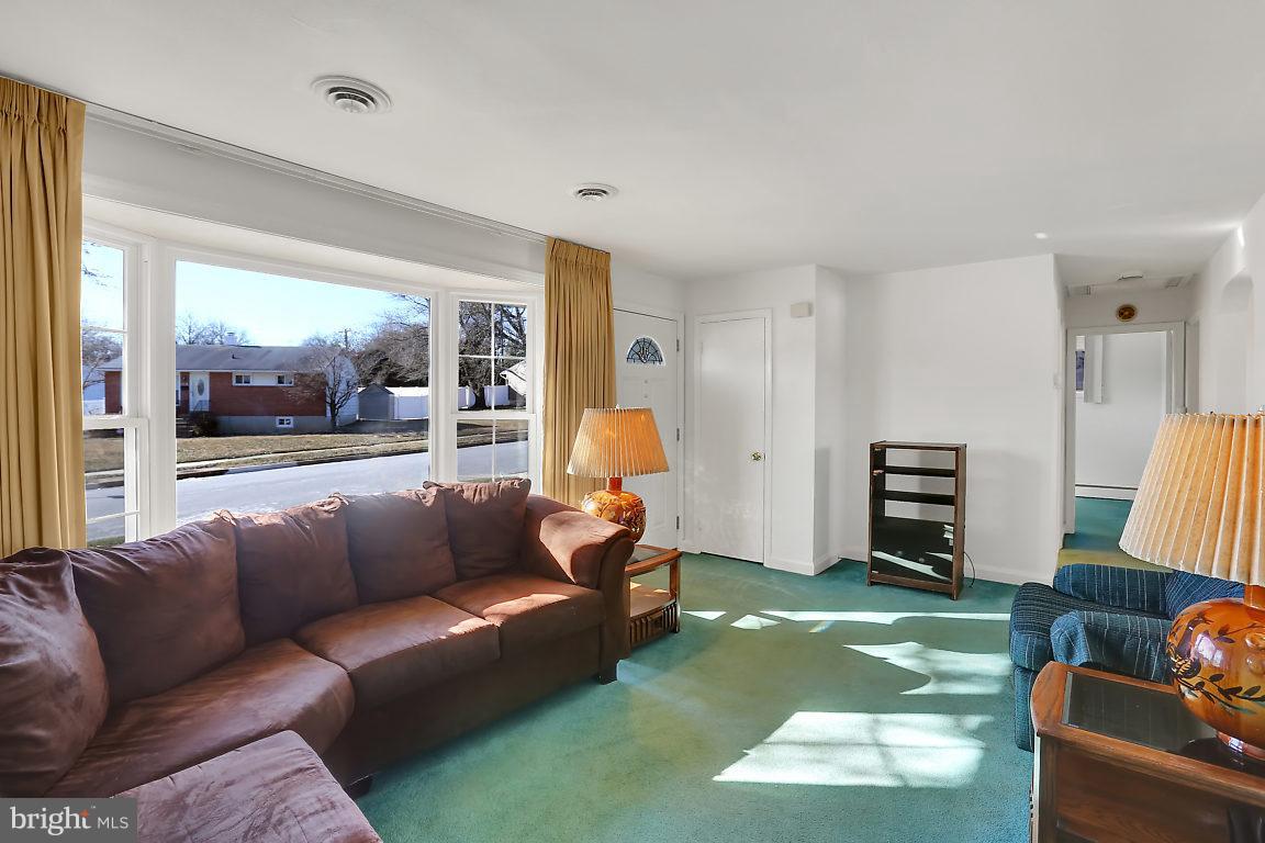 8612 Dovedale Road Randallstown, MD 21133 - Photo 3 of 21 Living Room
