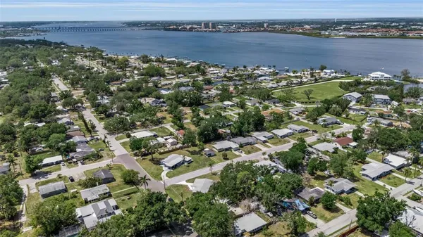 $304,900 | 2317 2nd Avenue East, Bradenton, FL 34208