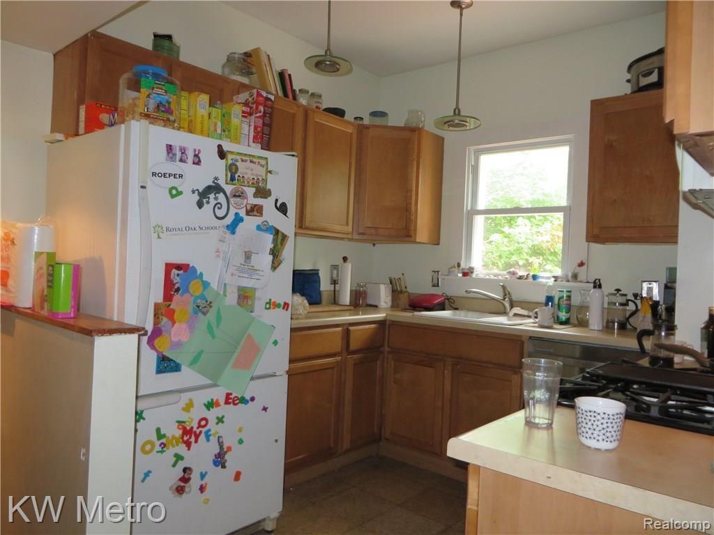 342 Stratford Road Ferndale, MI 48220 - Photo 7 of 11 IMG_0302.JPG