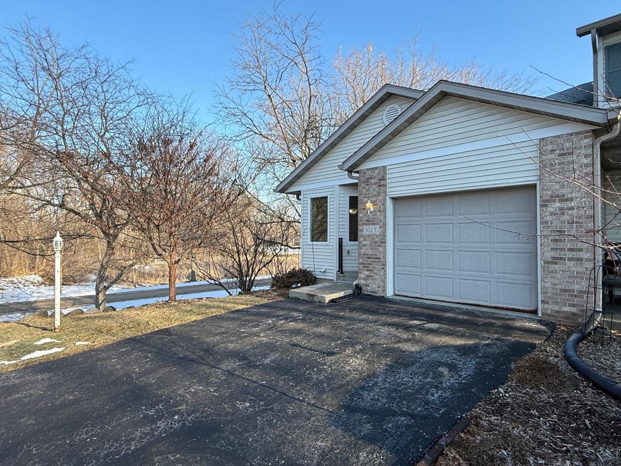 1025 Melvin Court Madison, WI 53704 - Photo 2 of 22