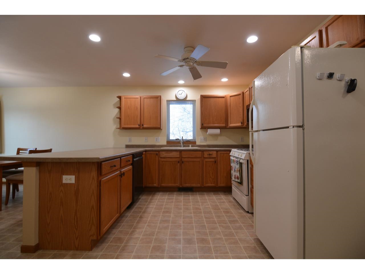 1025 Melvin Court Madison, WI 53704 - Photo 10 of 22