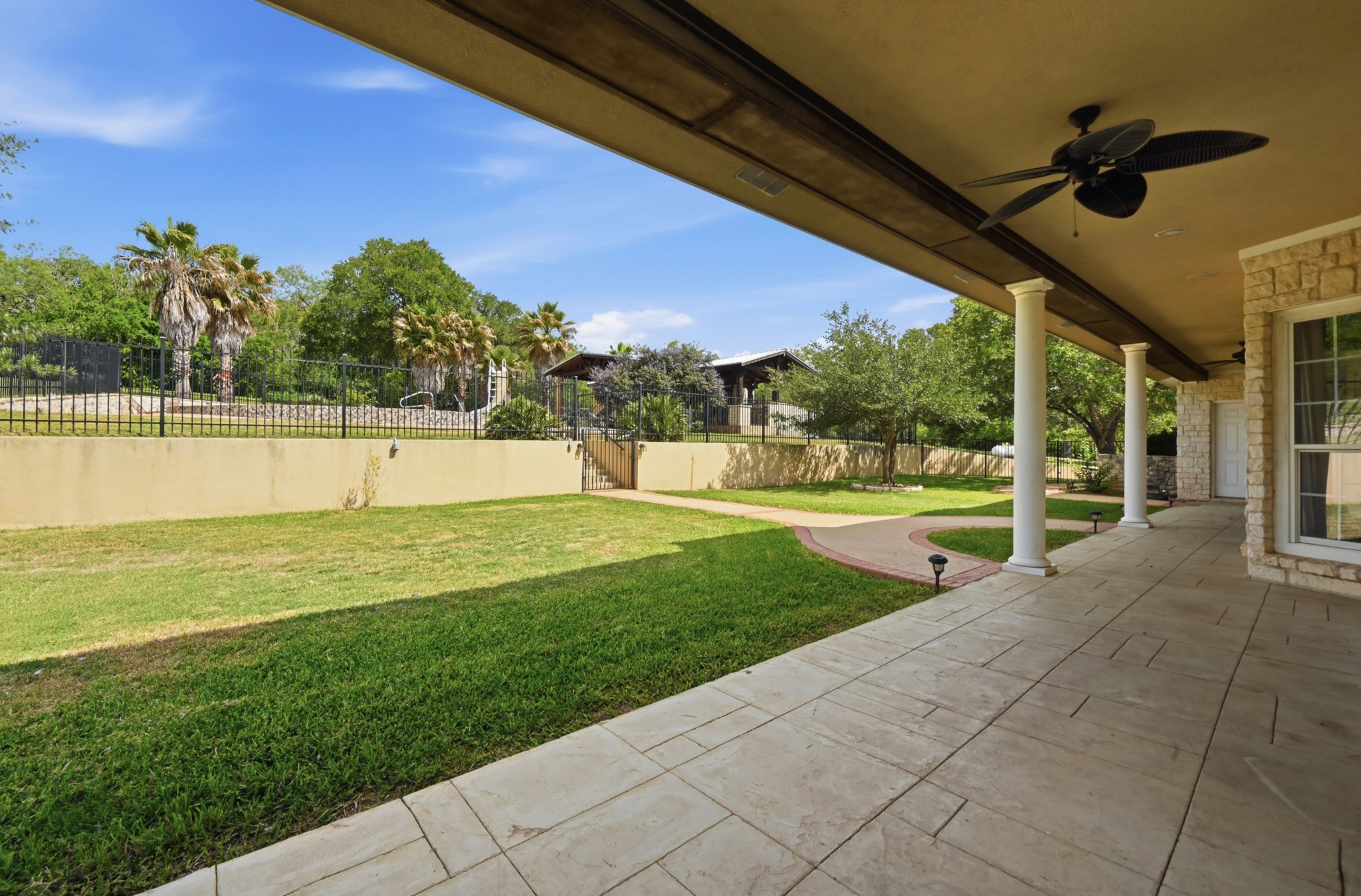 1175 Southern Way Luling, TX 78648 - Photo 34 of 40 An inviting covered patio offers ample space for outdoor living and recreation.