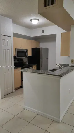 $2,100 | 2430 Centergate Drive, Unit 106, Miramar, FL 33025