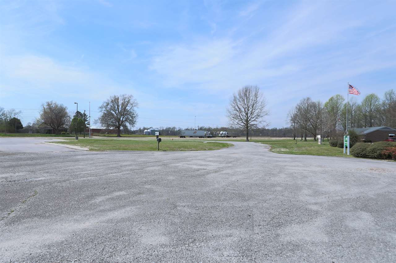 198 Hunt Street Dresden, TN 38225 - Photo 5 of 6 Photo 5